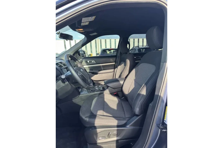 $14900 : 2018 Explorer XLT image 9