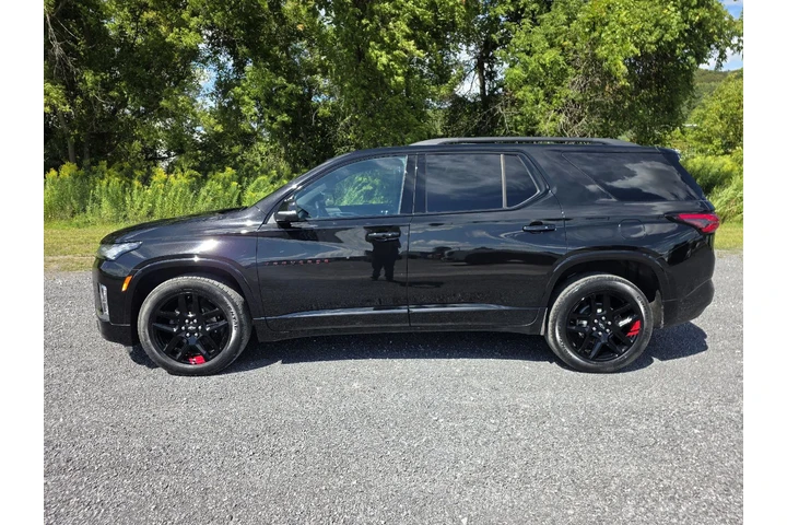$38600 : Pre-Owned 2023 Traverse Premi image 1