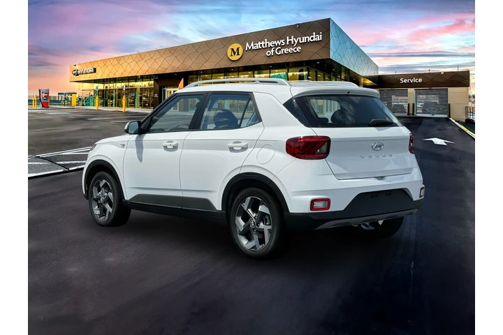 $21990 : Hyundai VENUE 2025 SEL 4dr C image 5