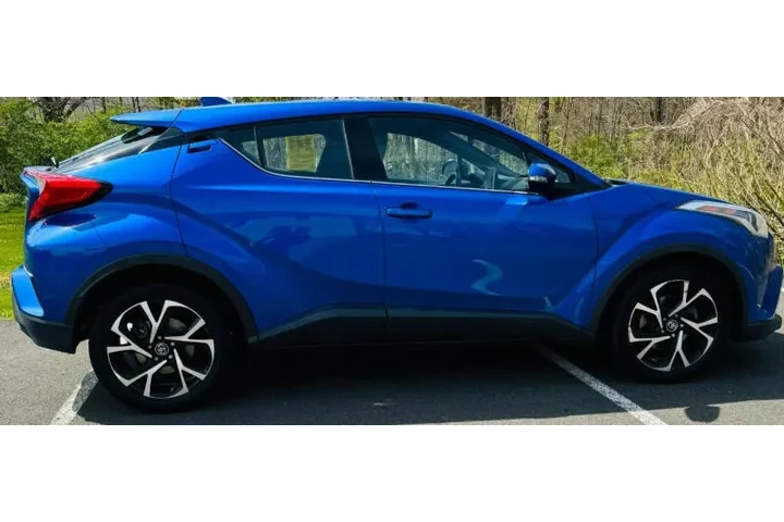 $20500 : 2019 C-HR XLE image 4