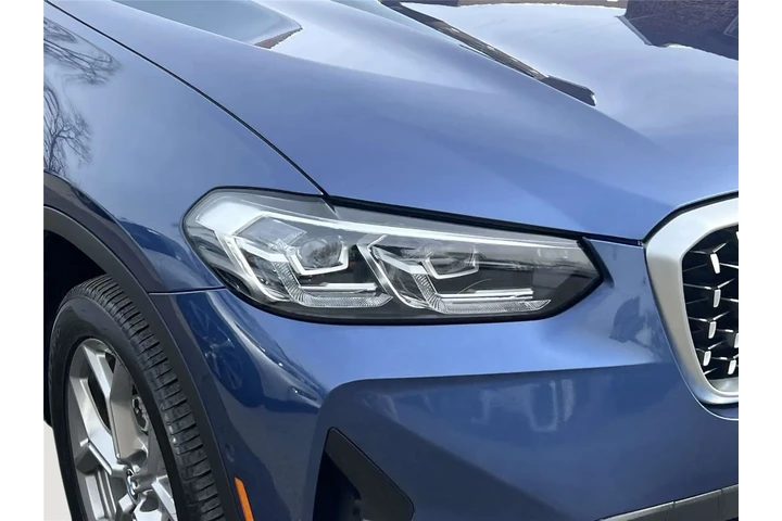 $33990 : BMW X4 2023 AWD xDrive30i 4d image 10