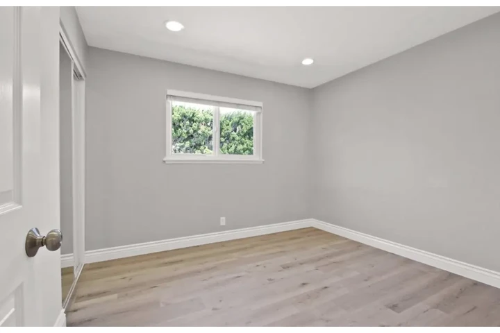 $1900 : Spacious 2 Bedrooms 2Bath Home image 7