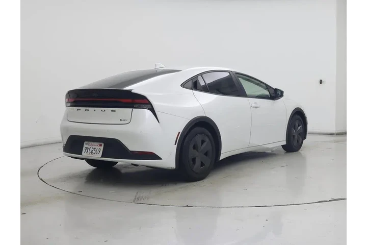 $27998 : Toyota Prius 2024 LE 4dr Hat image 8