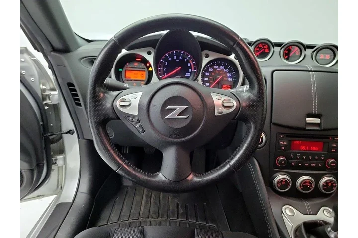 $27998 : Nissan 370Z 2019 Sport 2dr C image 10