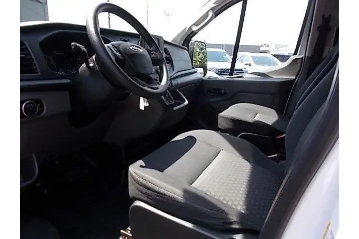 $36996 : Ford Transit 2024 250 3dr SW image 6
