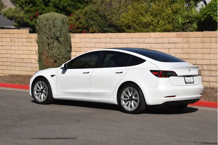 $24999 : 2022 Model 3 image 9