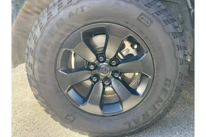 $39988 : Ram 1500 2022 4x4 Laramie 4d image 4