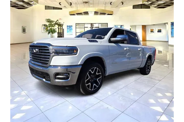 $39995 : Ram 1500 2025 4x4 Laramie 4d image 3