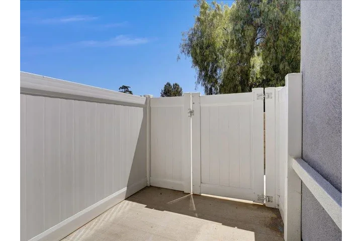 $2398 : Hemlock Gardens Apartment Home image 8
