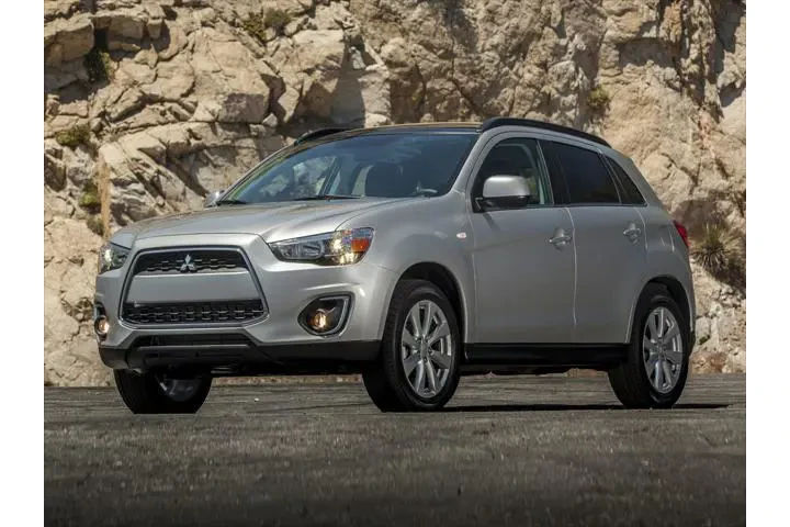 $9995 : Mitsubishi Outlander Sport 2 image 1