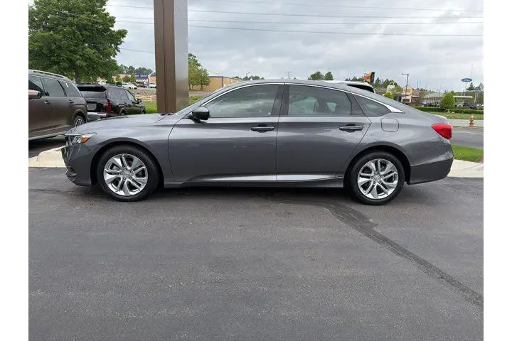 $17911 : Honda Accord 2019 LX 4dr Sed image 4
