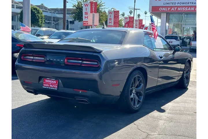 $17998 : Dodge Challenger 2018 SXT 2d image 6