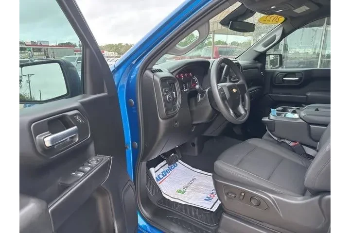 $31807 : Chevrolet Silverado 1500 202 image 9