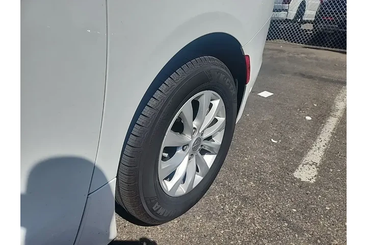 $12491 : Chrysler Pacifica 2017 Touri image 7