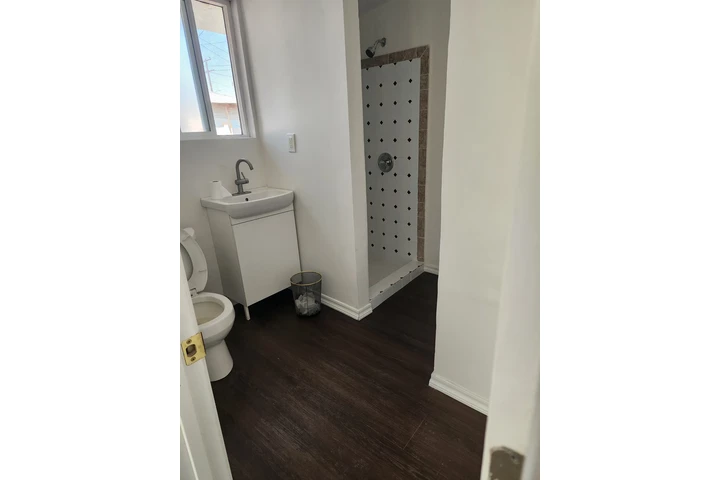 $2650 : Casa de renta 2 recámaras image 3