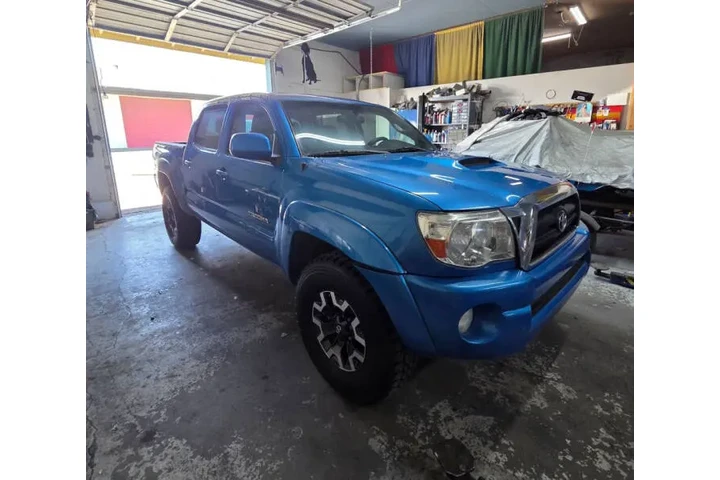 $16995 : 2006 Tacoma V6 image 3
