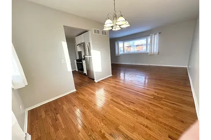 $3200 : Rent image 7