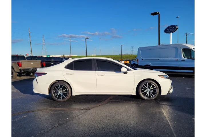 $24102 : Toyota Camry 2023 SE 4dr Sed image 2