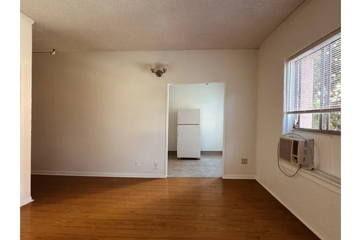 $1400 : Single 9th Hobart image 4