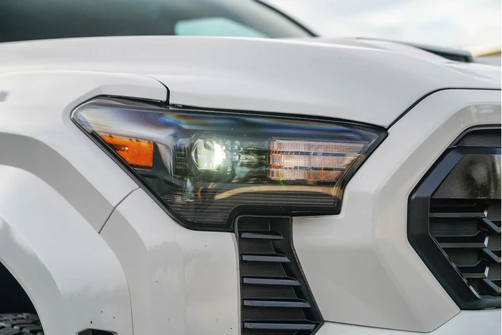 $36478 : Toyota Tacoma 2024 4x2 TRD S image 2