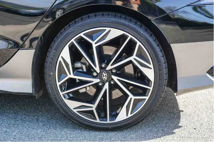 $25000 : Hyundai IONIQ 6 2023 SEL 4dr image 9