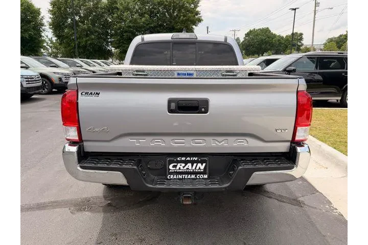 $28421 : Toyota Tacoma 2017 4x4 SR5 V image 7