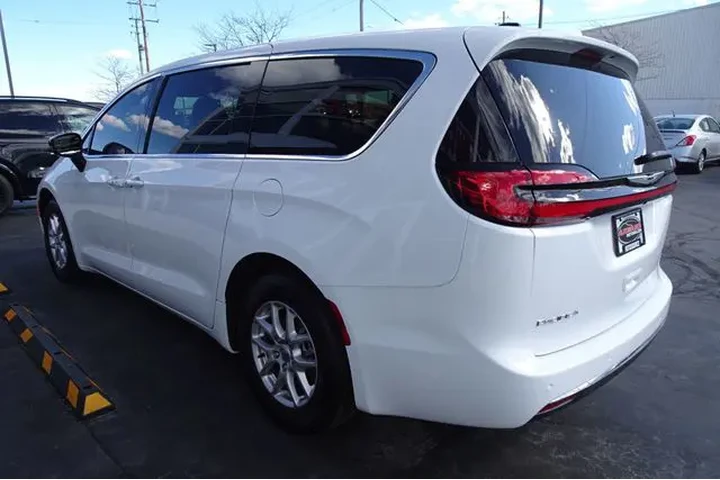 $26990 : 2024 Pacifica image 6