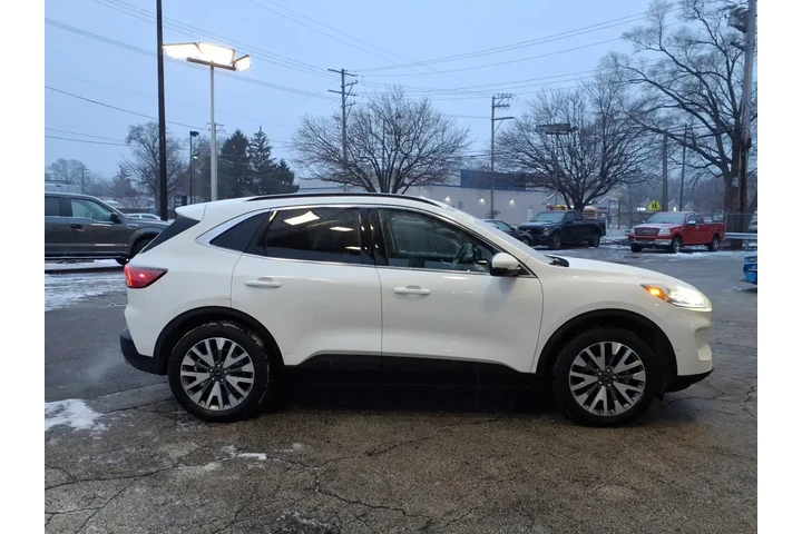 $17823 : Ford Escape 2020 AWD Titaniu image 2