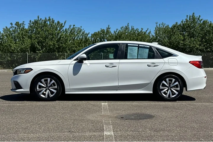 $24981 : Honda Civic 2024 LX 4dr Seda image 7