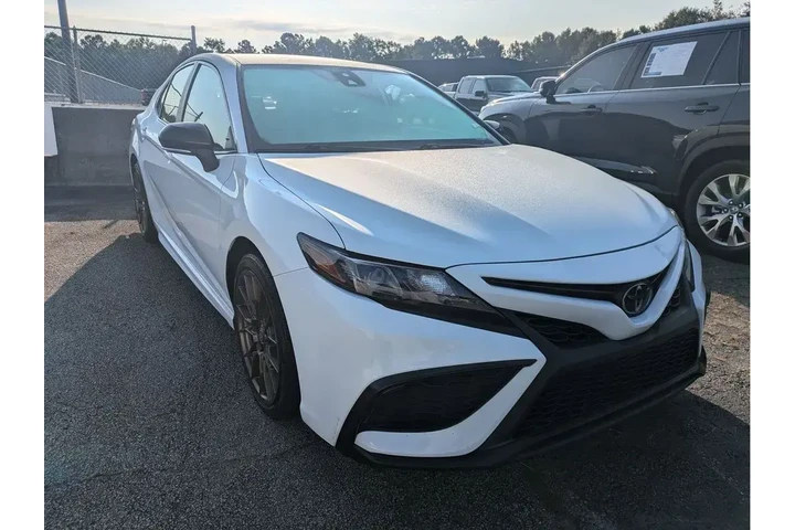$27491 : Toyota Camry 2023 SE 4dr Sed image 4