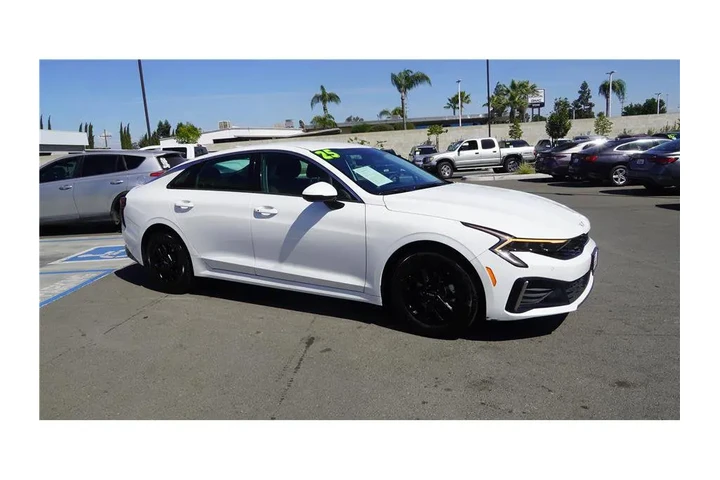 $25384 : 2025 K5 LXS image 4