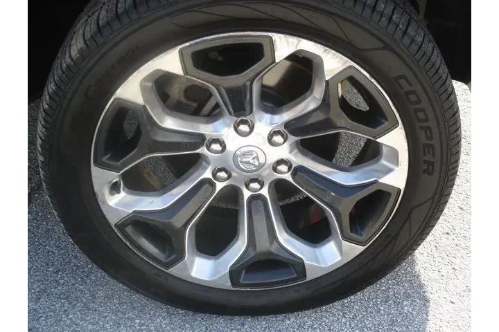 $32995 : Ram 1500 2019 4x4 Laramie Lo image 9