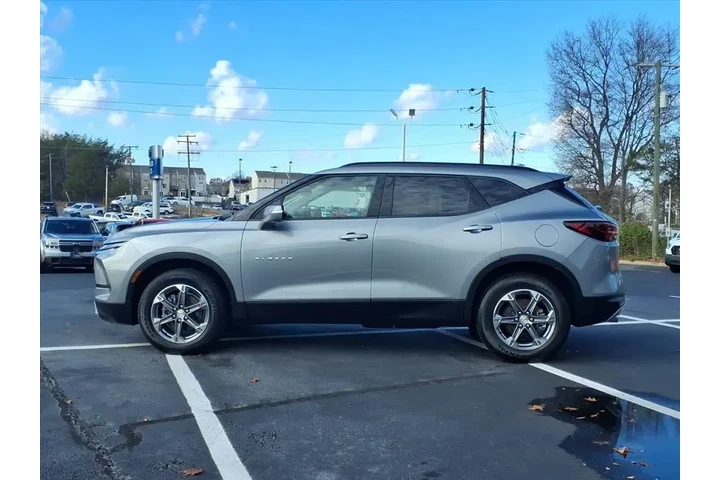 $30995 : Chevrolet Blazer 2023 AWD LT image 2