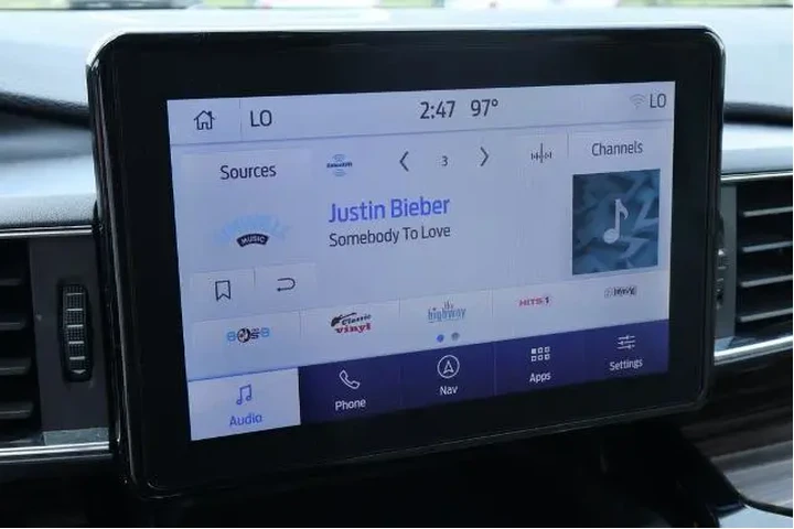 $27399 : Ford Explorer 2024 Limited 4 image 5