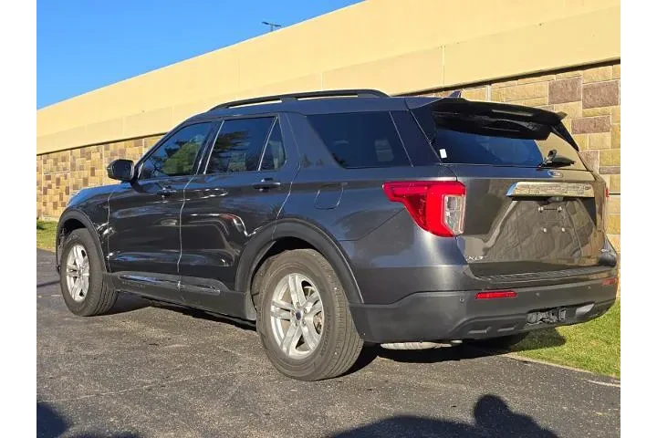 $16799 : Ford Explorer 2020 XLT 4dr S image 8