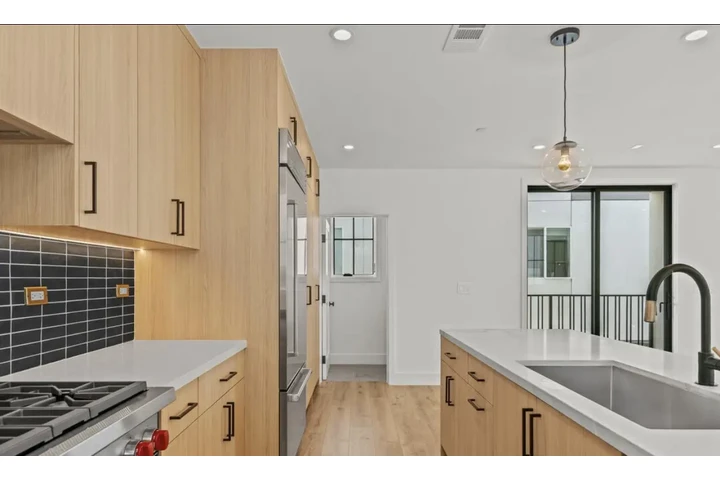 $1200 : 2 habitaciones, 2.5 baños image 6