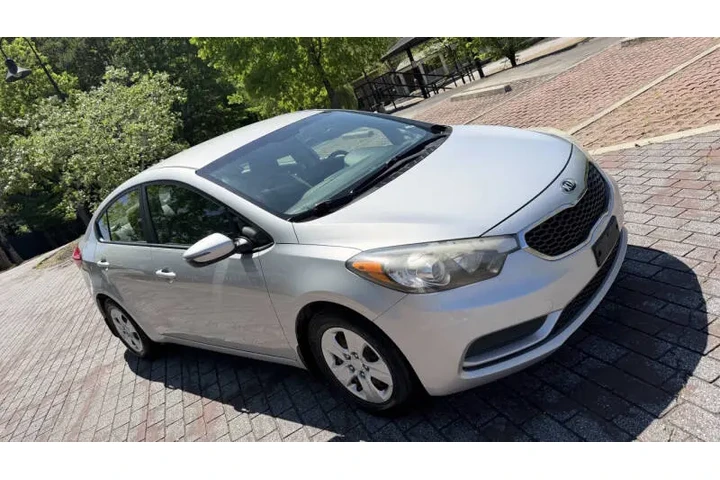 $4500 : 2016 Forte LX image 10