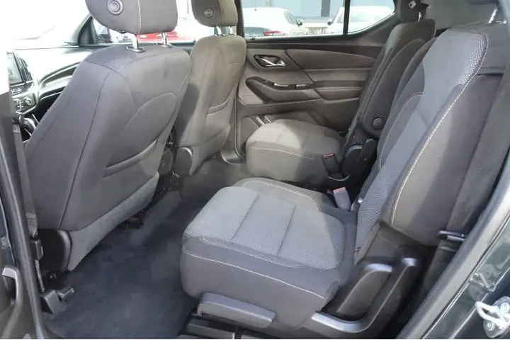 $14995 : 2018 TRAVERSE image 9