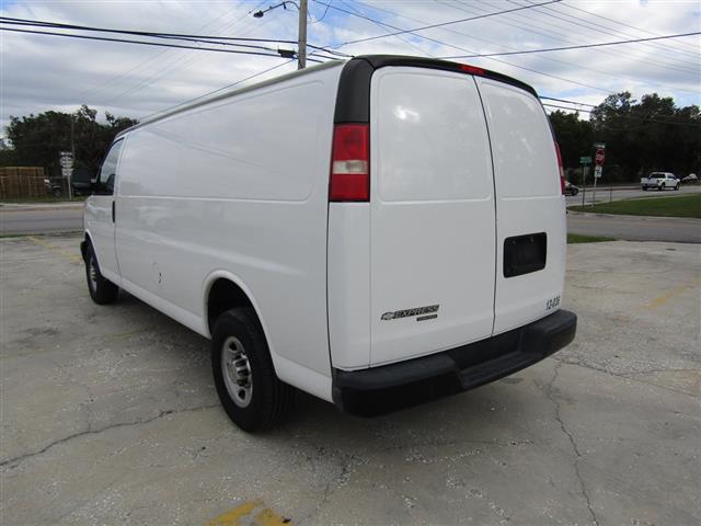 $16995 : 2013 G2500 Vans image 3