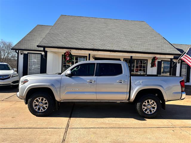 $26995 : 2018 Tacoma image 10