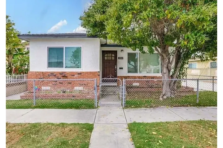 $2650 : 3 Beds, 2 Bath House, warm image 3