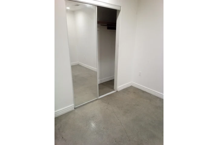 $1000 : SE RENTA CUARTO image 1