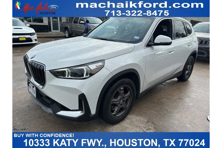 $32631 : BMW X1 2023 AWD xDrive28i 4d image 1