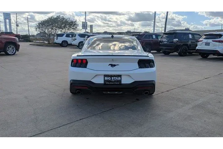 $29400 : Ford Mustang 2025 EcoBoost 2 image 4