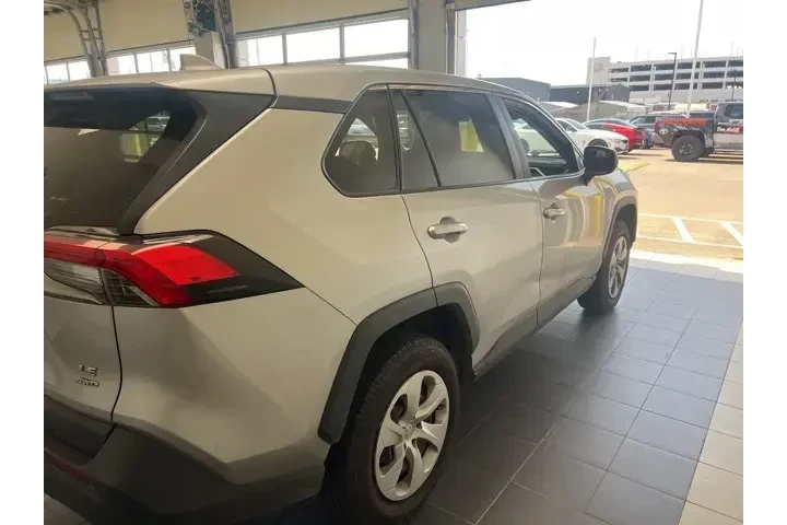 $25922 : Toyota RAV4 2022 AWD LE 4dr image 7
