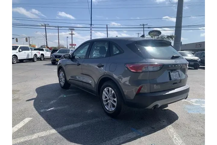 $18696 : Ford Escape 2022 S 4dr SUV image 2