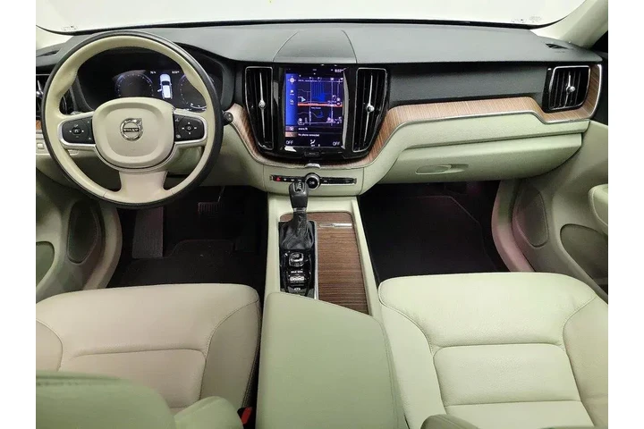 $28998 : Volvo XC60 2021 T5 Momentum image 9