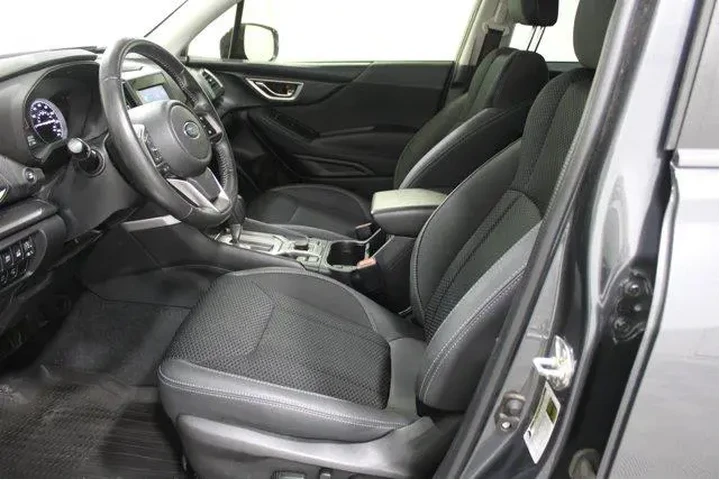 $28951 : Subaru Forester 2021 AWD Pre image 3