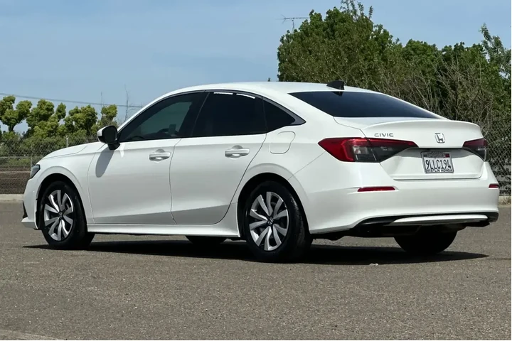 $25981 : Honda Civic 2024 LX 4dr Seda image 5