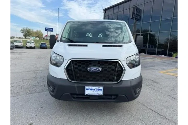 $33988 : Ford Transit 2023 250 3dr SW image 2